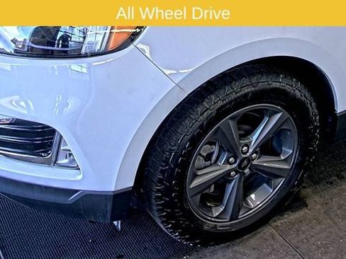Used 2024 Ford Edge SEL w/ Sport Appearance Package AWD/4WD image 6