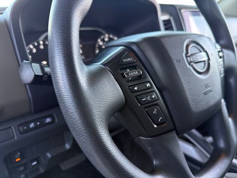 Used 2023 Nissan Frontier SV w/ Technology Package AWD/4WD image 15