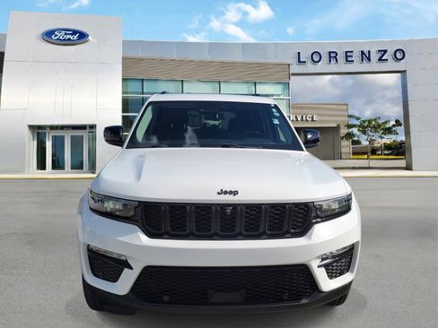 Used 2023 Jeep Grand Cherokee Limited w/ Luxury Tech Group II image 2