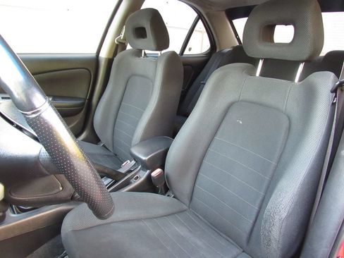 Used 2006 Nissan Sentra SE-R Spec V w/ (J01) Sunroof Pkg FWD image 11