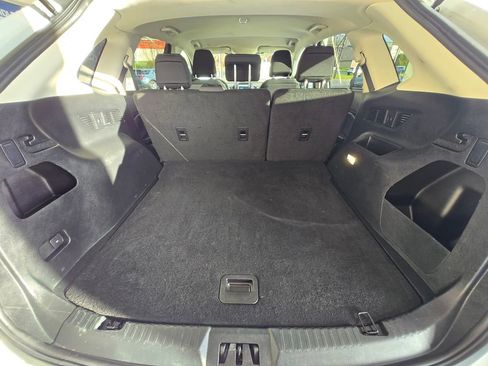 Used 2022 Ford Edge SE image 8