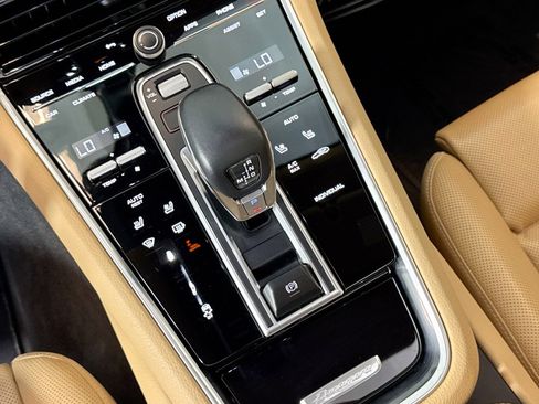 Used 2023 Porsche Panamera 4 w/ Premium Package image 16