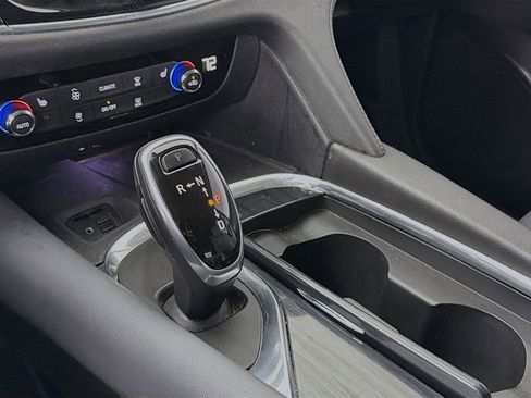 Used 2020 Buick Enclave Essence w/ Sport Touring Edition image 18