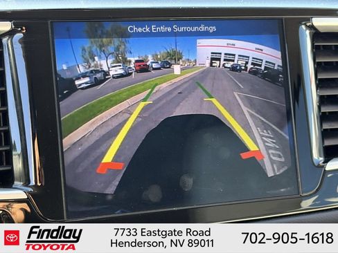 Used 2018 Chrysler Pacifica Touring-L FWD image 26