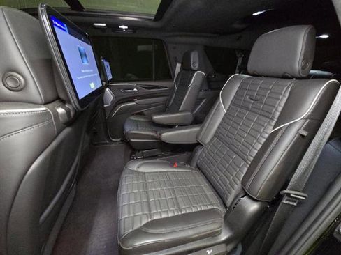 Used 2024 Cadillac Escalade V w/ LPO, ONYX Package image 13