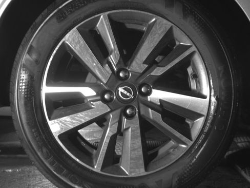 Used 2025 Nissan Versa SV image 15