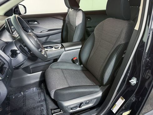 Certified 2022 Nissan Rogue SV image 38