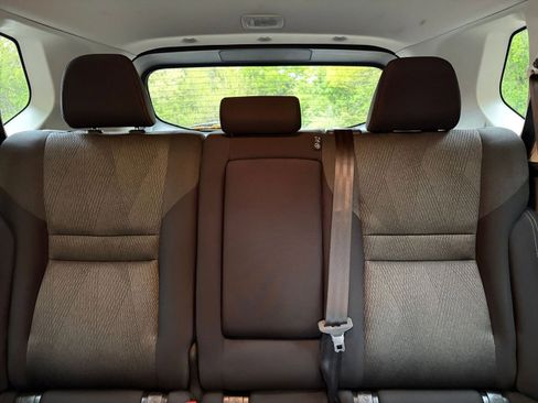 Used 2025 Nissan Rogue SV FWD image 40
