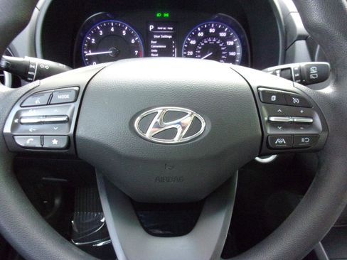 Used 2023 Hyundai Kona SEL AWD/4WD image 16