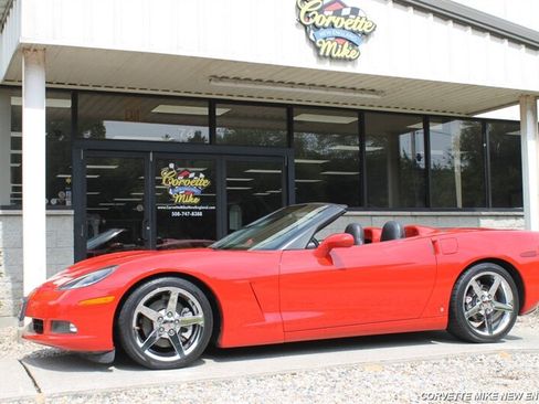 Used 2007 Chevrolet Corvette Convertible w/ Preferred Equipment Group RWD image 2