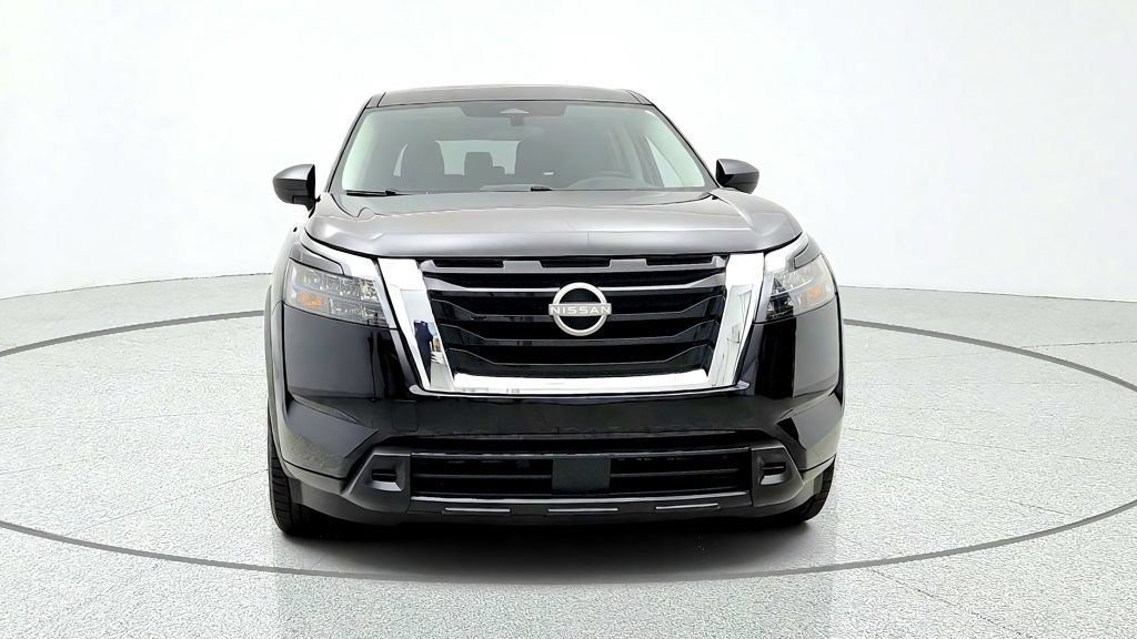 Used 2024 Nissan Pathfinder S AWD/4WD image 2