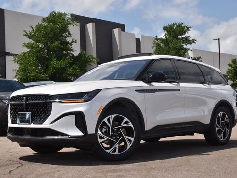 New 2026 Lincoln Nautilus Premier w/ Equipment Group 102A image 8