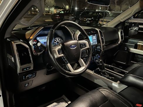 Used 2017 Ford F150 Lariat image 13
