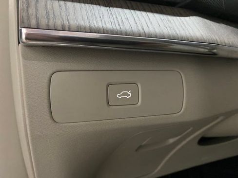 Used 2024 Volvo XC90 B6 Core AWD/4WD image 40