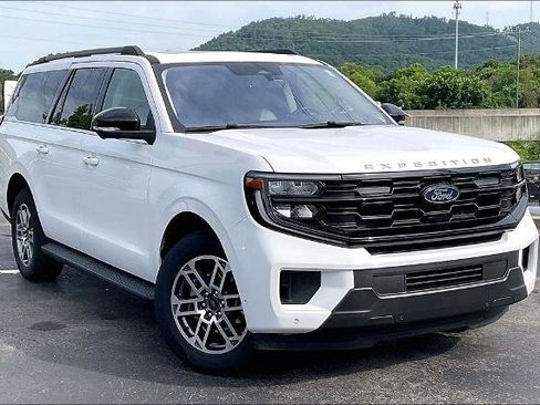 Certified 2025 Ford Expedition Max Active AWD/4WD image 2