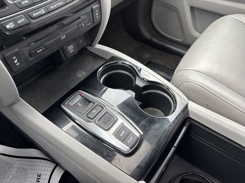 Used 2016 Honda Pilot Touring image 25