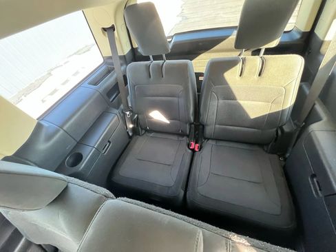Used 2018 Ford Flex SE image 18