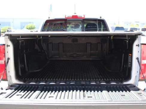 Used 2021 Chevrolet Colorado LT w/ Safety Package RWD image 4