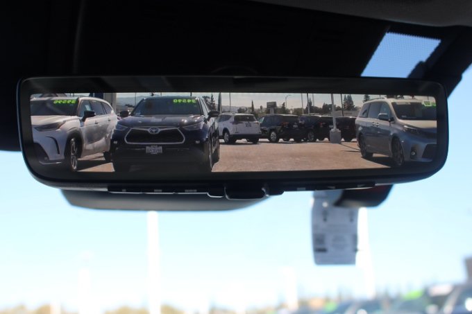 New 2027 Toyota Prius Limited FWD image 20