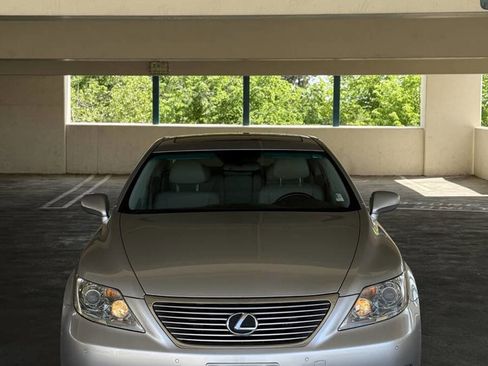Used 2007 Lexus LS 460 RWD image 2