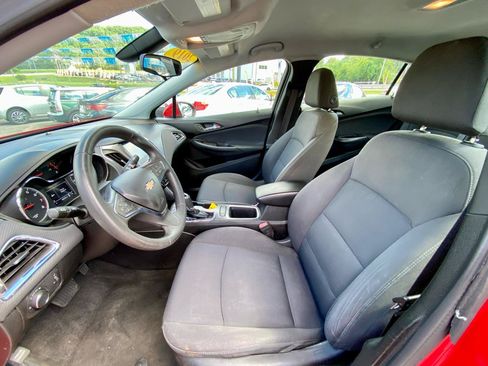 Used 2019 Chevrolet Cruze LT w/ LT Fleet Convenience Package FWD image 12