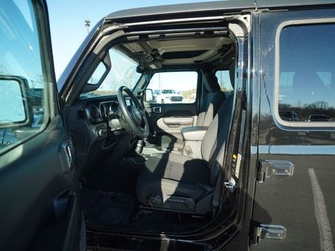 Used 2022 Jeep Wrangler Unlimited Sport image 12