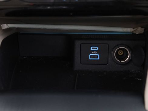 Used 2021 Ford Escape SE w/ SE Sport Appearance Package FWD image 23