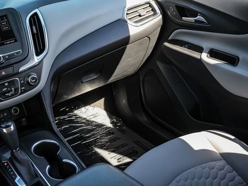 Used 2020 Chevrolet Equinox LS image 25