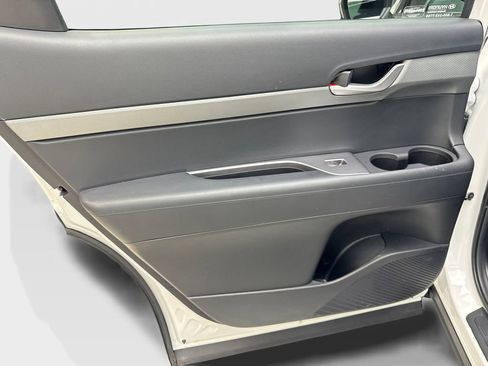 Used 2025 Hyundai Palisade SE FWD image 34