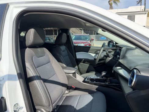 Used 2025 Chevrolet Trax LT image 34