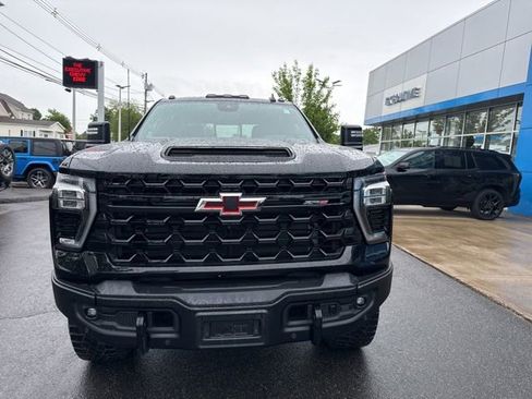 Used 2025 Chevrolet Silverado 2500 ZR2 w/ ZR2 Bison Edition AWD/4WD image 3