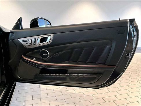 Used 2017 Mercedes-Benz SLC 43 AMG image 27