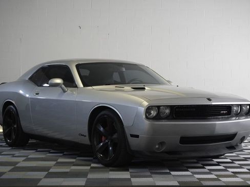Used 2009 Dodge Challenger SRT8 w/ SRT Option Group II image 8