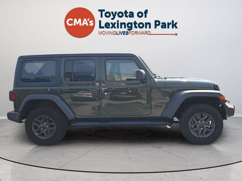 Used 2024 Jeep Wrangler Unlimited Sport AWD/4WD image 6