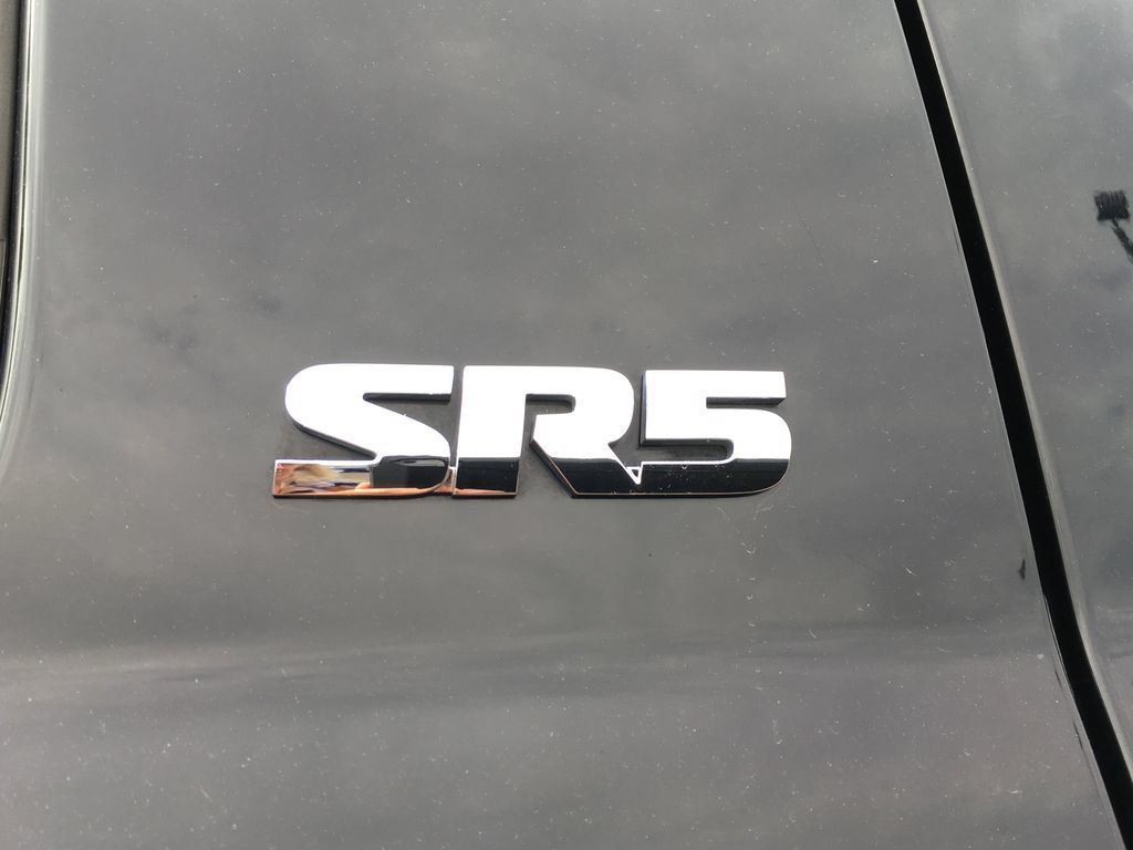 Used 2016 Toyota Tundra SR5 AWD/4WD image 4