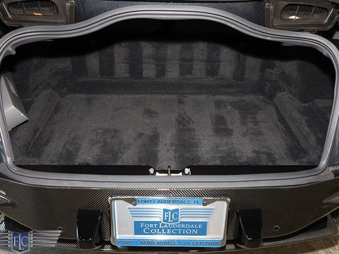 Used 2022 Aston Martin DBS Superleggera image 40