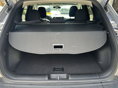 Used 2019 Jeep Cherokee Latitude w/ Popular Appearance Group image 15