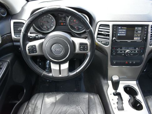 Used 2013 Jeep Grand Cherokee Altitude RWD image 12