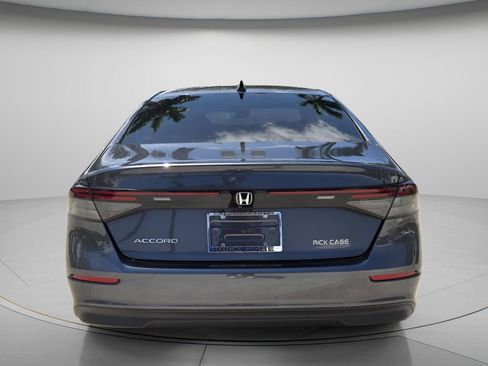 Used 2025 Honda Accord SE image 6