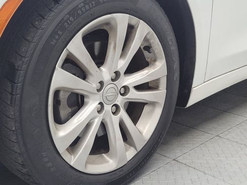 Used 2015 Chrysler 200 Limited w/ Convenience Group FWD image 31