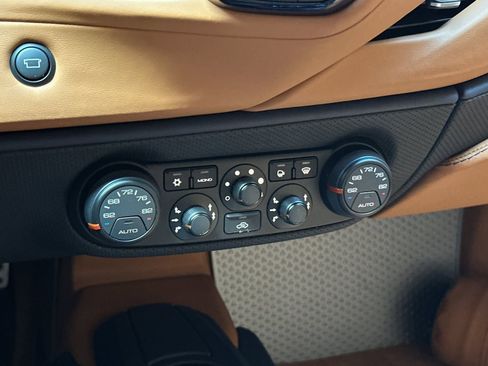 Used 2019 Ferrari 488 Pista Coupe RWD image 23