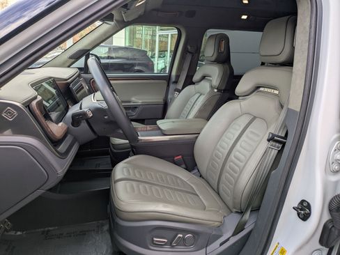 Used 2023 Rivian R1S Launch Edition image 23