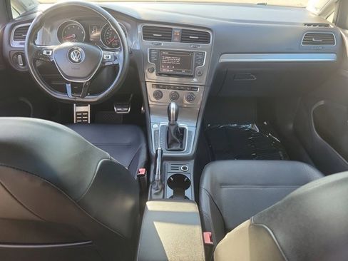 Used 2017 Volkswagen Golf Alltrack SE image 16