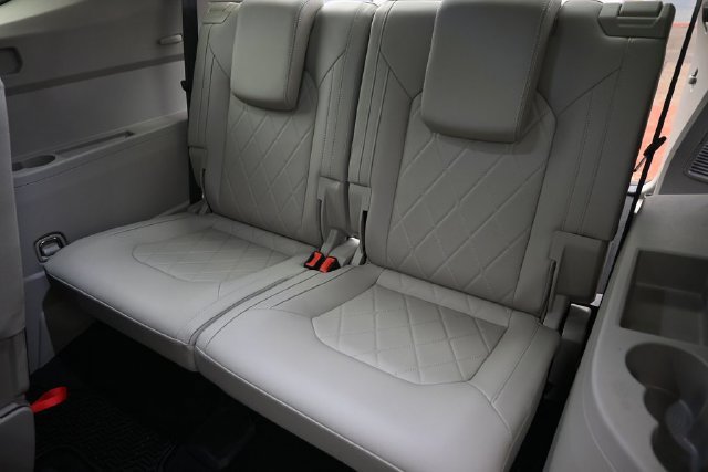 Used 2024 Volkswagen Atlas SEL Premium R-Line AWD/4WD image 25