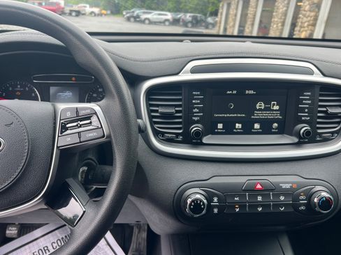 Used 2019 Kia Sorento AWD image 15