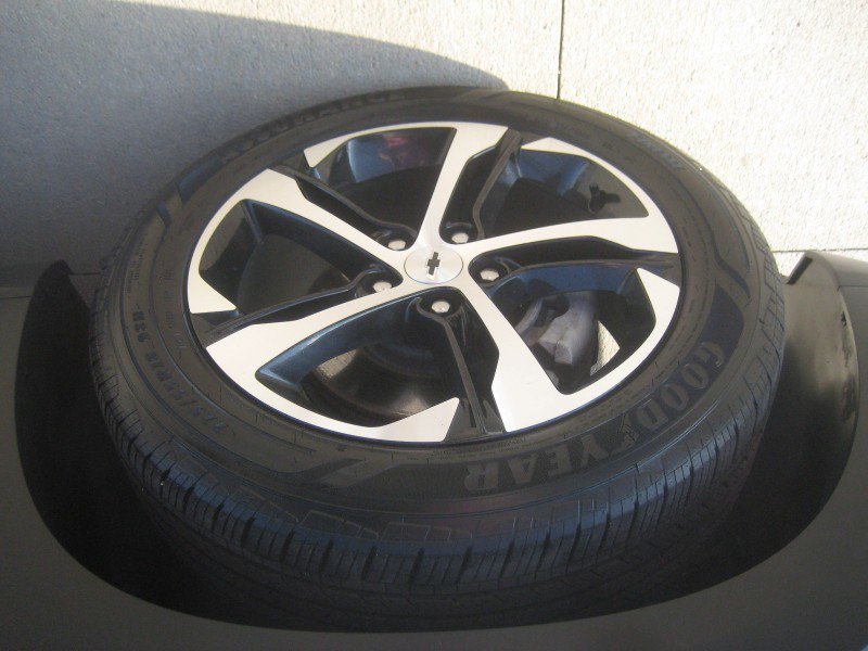 Used 2025 Chevrolet Trax RS FWD image 11