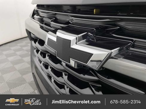 Certified 2025 Chevrolet Trax RS w/ Sunroof Package FWD image 29