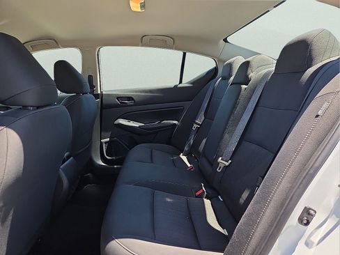 Used 2025 Nissan Altima 2.5 SV FWD image 10