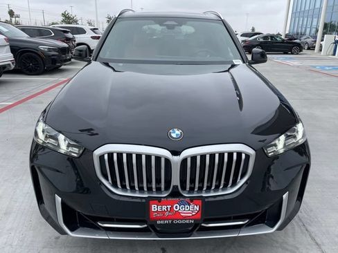 New 2026 BMW X5 xDrive40i w/ Premium Package AWD/4WD image 2