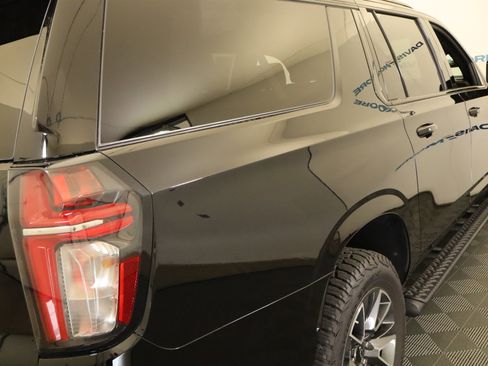 Used 2024 Chevrolet Suburban Z71 AWD/4WD image 7